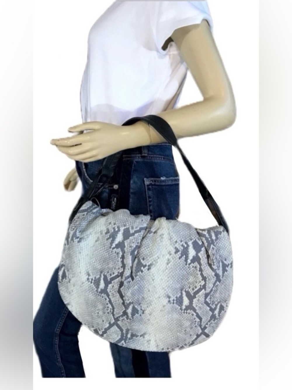 MAURIZIO TAIUTI GRAY & BLACK SNAKESKIN-EMBOSSED GENUINE LEATHER MESSENGER BAG
